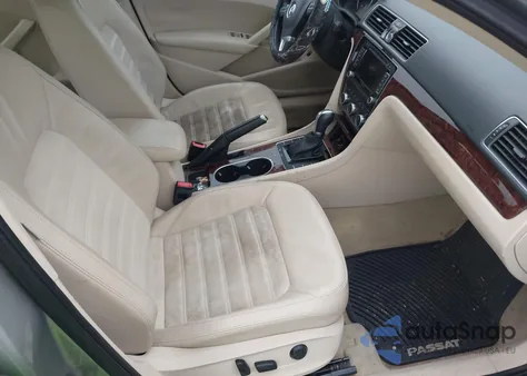 2013 Volkswagen Passat 2.0L Tdi Sel Premium z USA, uszkodzony, nr VIN 1VWCN7A3XDC095930